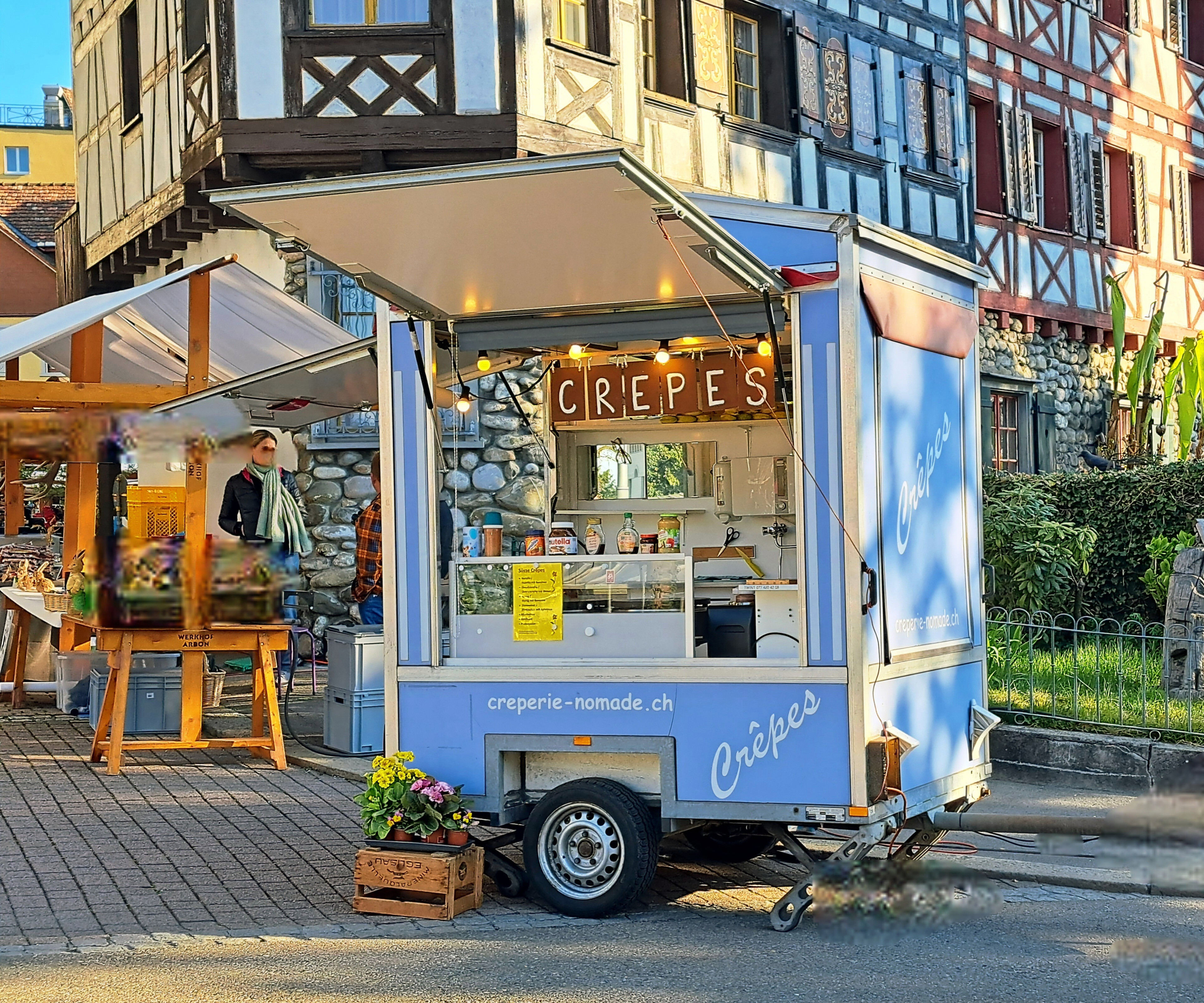 Bärlauch mit crême fraîche, Tomaten und Rucola